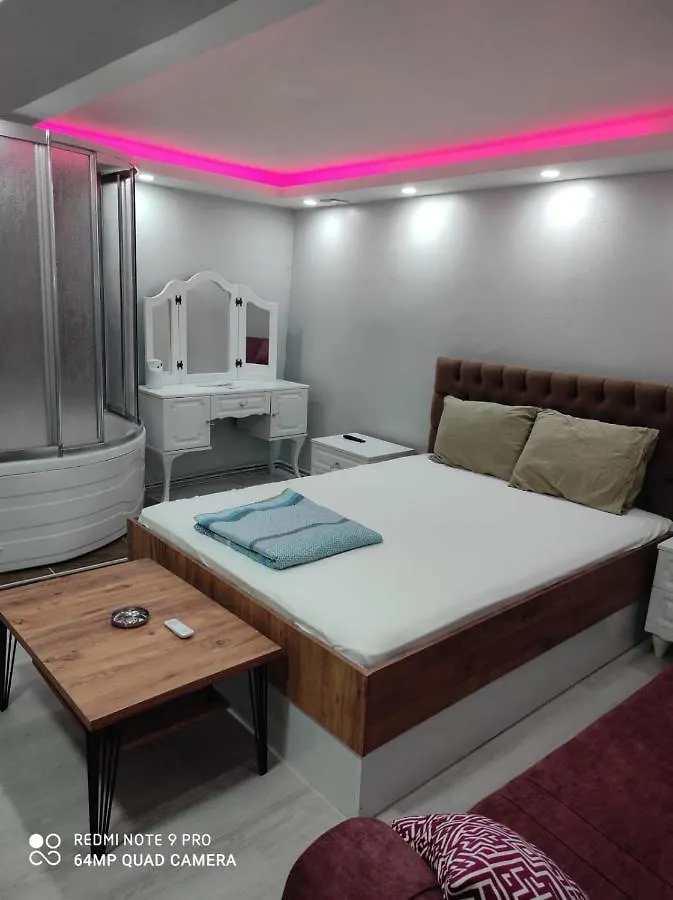 Cemre Suit Istanbul 0*,