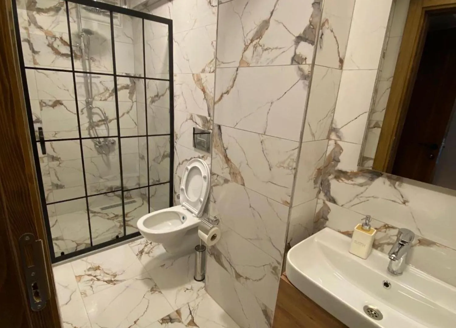 Cemre Suit Istanbul Hotel
